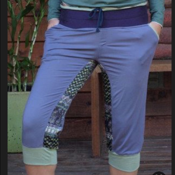 Mango Pants & Jumpsuits Spicy Green Mango Cropped Yoga Pants Poshmark